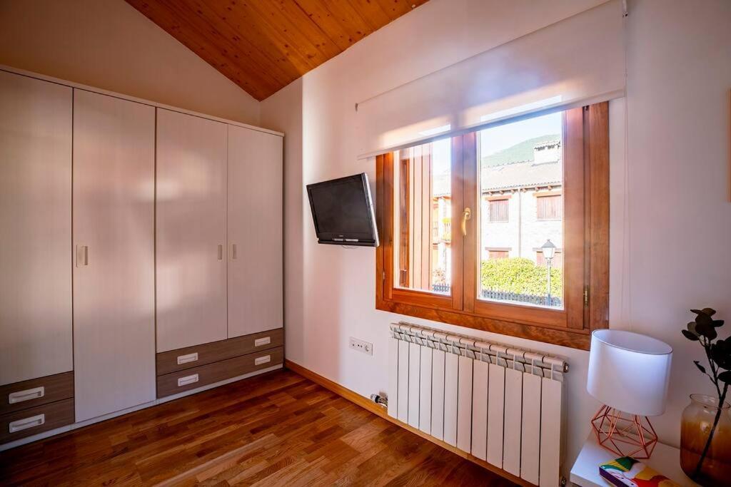 Casa Nieves Appartement Villanúa Buitenkant foto